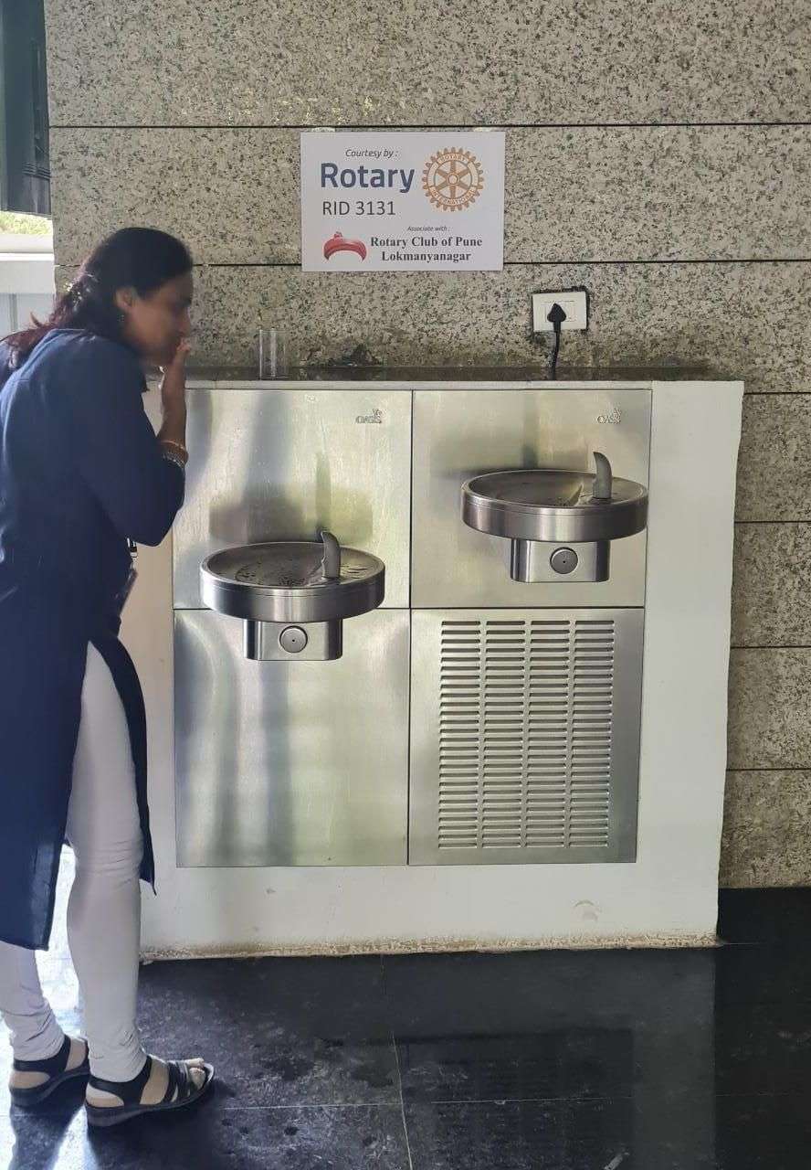 OASIS fountain at Pune Metro station